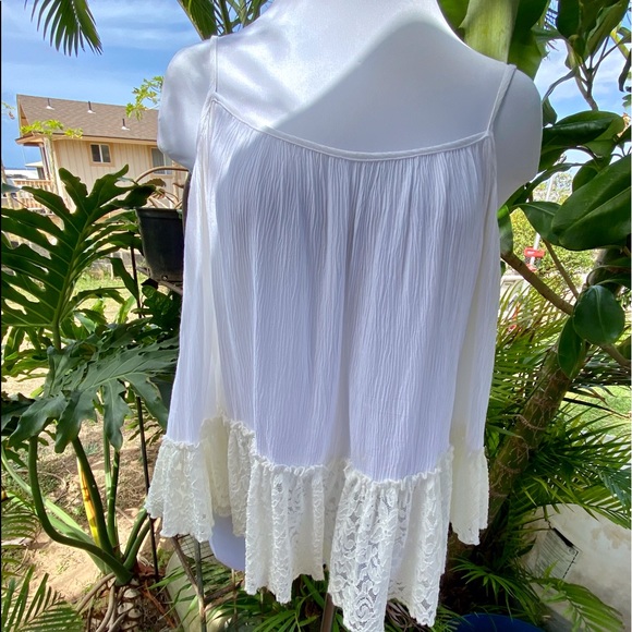 Forever 21 Tops - Forever 21 cream colored BNWT blouse that can be worn with sleeves up or down